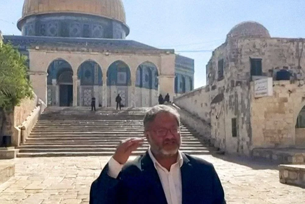 Perdana Menteri Pakistan mengutuk tindakan sekumpulan pelampau Yahudi yang diketuai menteri Israel, Itamar Ben-Gvir menceroboh ke dalam perkarangan Masjid al-Aqsa di Baitulmuqaddis. Foto AFP