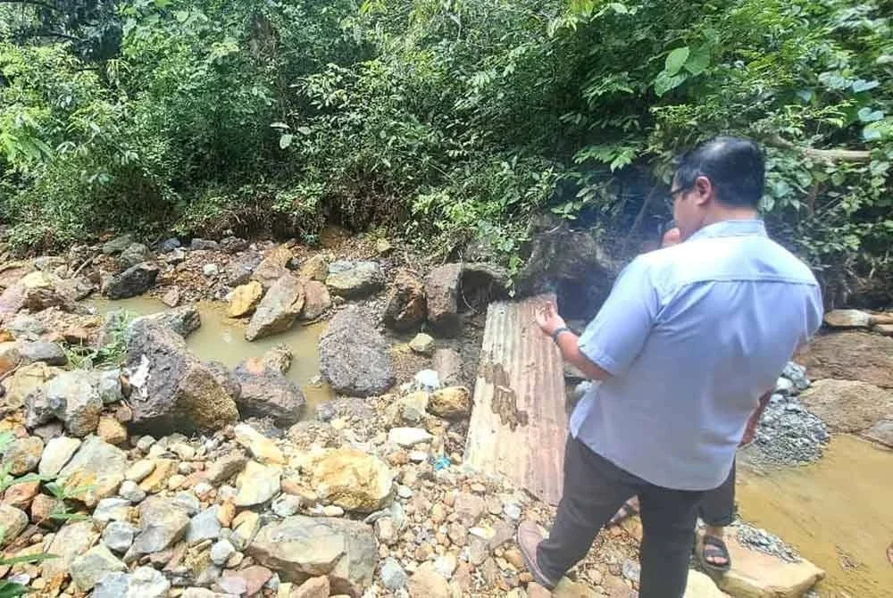 Kegiatan mendulang emas secara haram di kawasan anak sungai tanah pertanian Kg Bukit Tasik Apal dikesan berlarutan sejak 2020.