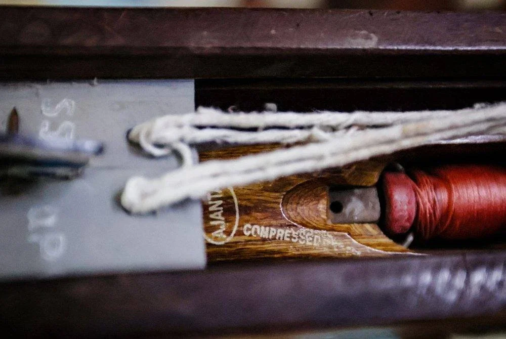 Alatan yang digunakan graduan latihan intensif di Institut Kemahiran Tenun Pahang Diraja (IKTPD) Tengku Ampuan Besar Meriam, Pekan. Foto Bernama