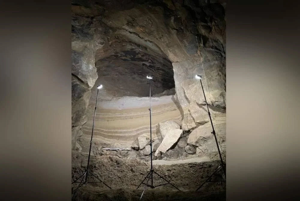 Gua Arne Qvamgrotta yang kali pertama dijumpai pada 1990-an selepas sebuah syarikat perlombongan tempatan membina terowong melalui gunung berhampiran. Gambar hiasan