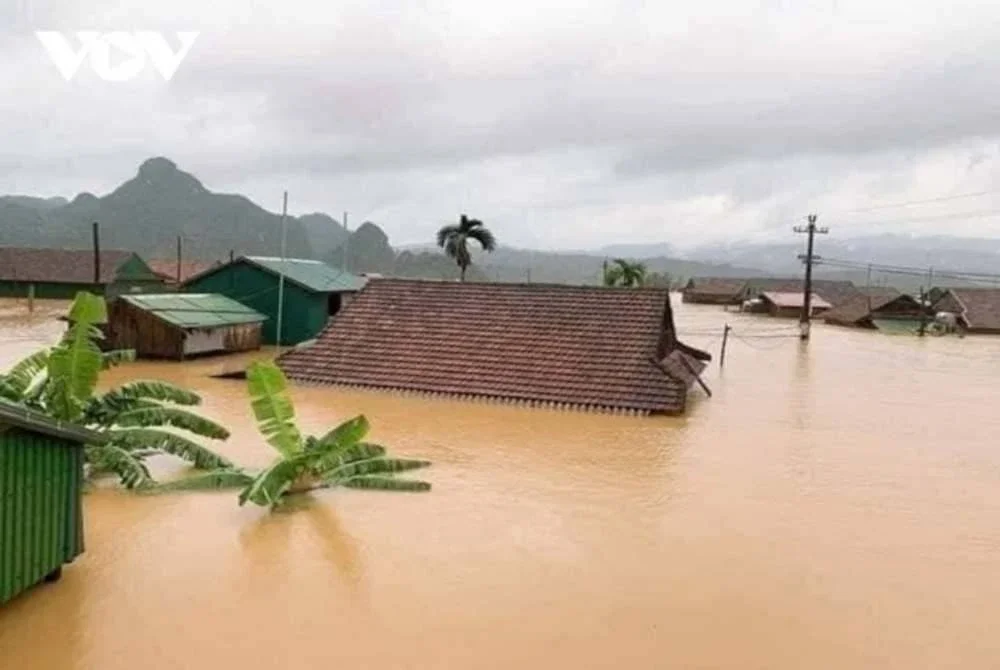 Kementerian Luar, melalui Kedutaan Besar Malaysia di Vientiane, sedang memantau rapi keadaan di Laos berikutan banjir besar yang berpunca daripada hujan lebat Monsun Barat Daya dan Taufan Wipha. Gambar hiasan