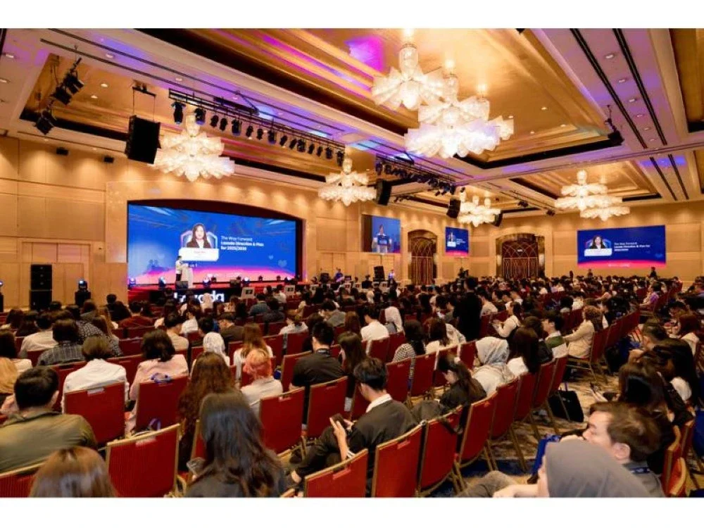 Lebih 1,000 penjual memberi tumpuan penuh terhadap perkongsian pandangan dalam Sidang Kemuncak Penjual Lazada 2025.