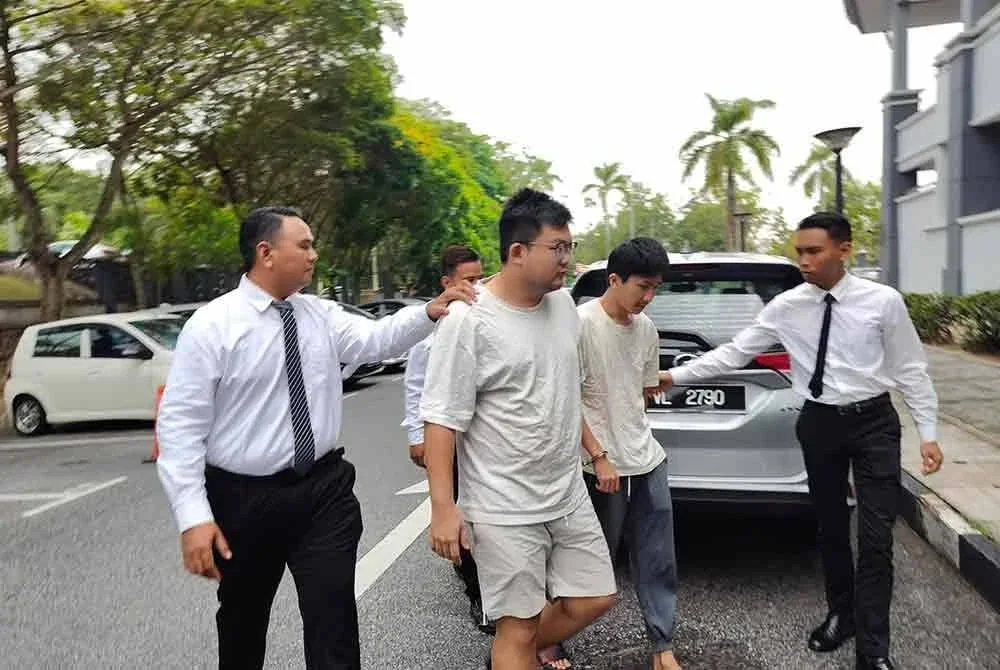 Kedua-dua tertuduh dibawa ke Mahkamah Majistret Seremban pada Rabu.