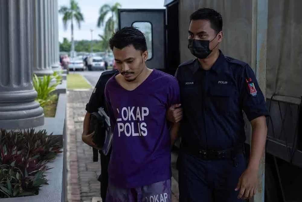 Zulhakimy Aiman didakwa mengedar dadah seberat 65 kilogram (kg) kanabis di Mahkamah Majistret Pasir Mas pada Rabu.