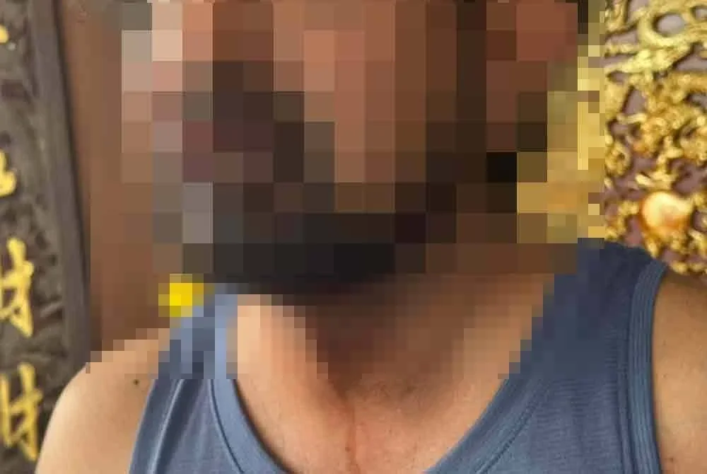 Seorang ahli perniagaan yang juga merupakan saksi kes rasuah berkaitan terowong dasar laut Pulau Pinang cedera diserang sekumpulan individu di kediamannya pada Rabu.