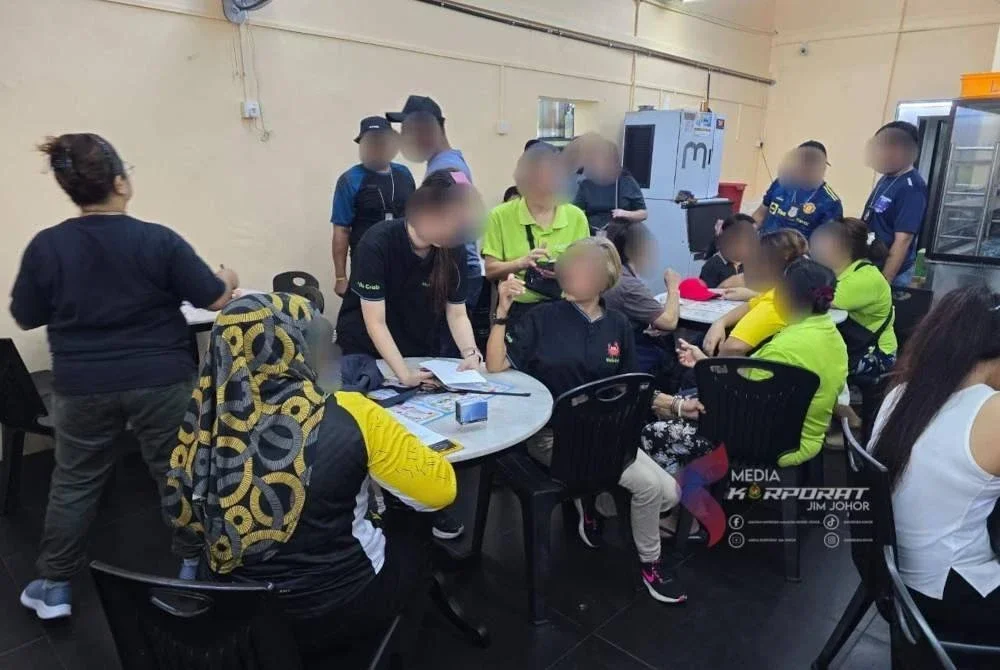 Seramai 27 PATI ditahan Jabatan Imigresen Johor dalam Ops Selera di sebuah premis makanan di Bandar Baru Permas Jaya pada Isnin. Foto Imigresen Johor