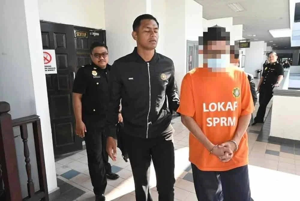 Bekas pengurus pentadbiran direman dua hari oleh Mahkamah Majistret Melaka pada Khamis.