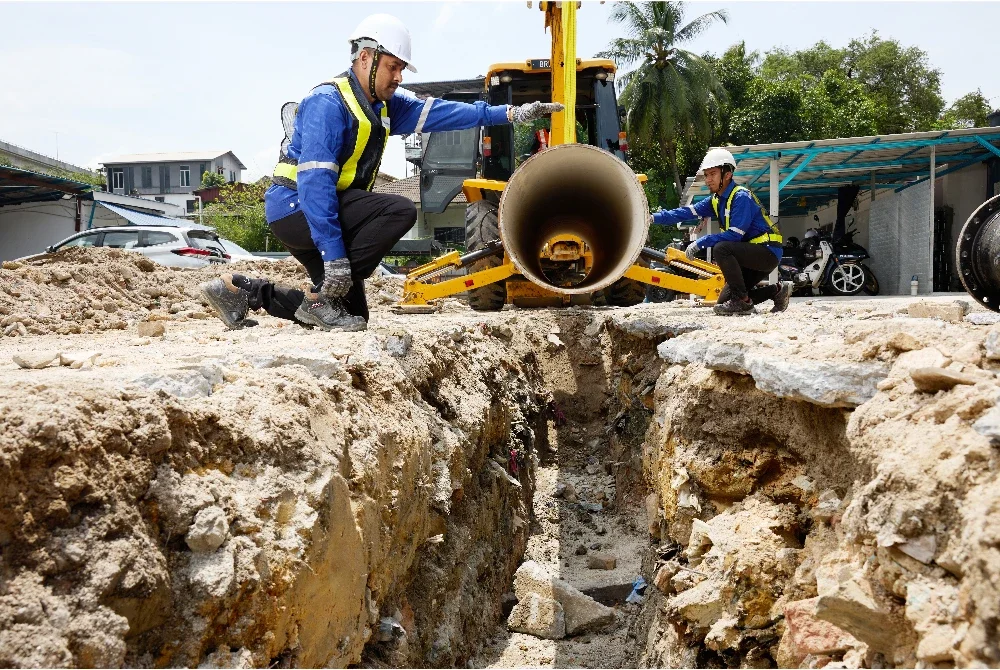 Pengguna di Selangor, Kuala Lumpur dan Putrajaya disaran memeriksa paip air di rumah masing-masing secara berkala sekiranya terdapat kebocoran yang boleh menyebabkan bil air melambung tinggi.