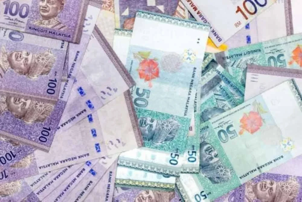 Ringgit kebanyakannya rendah berbanding sekumpulan mata wang utama dalam dagangan awal.