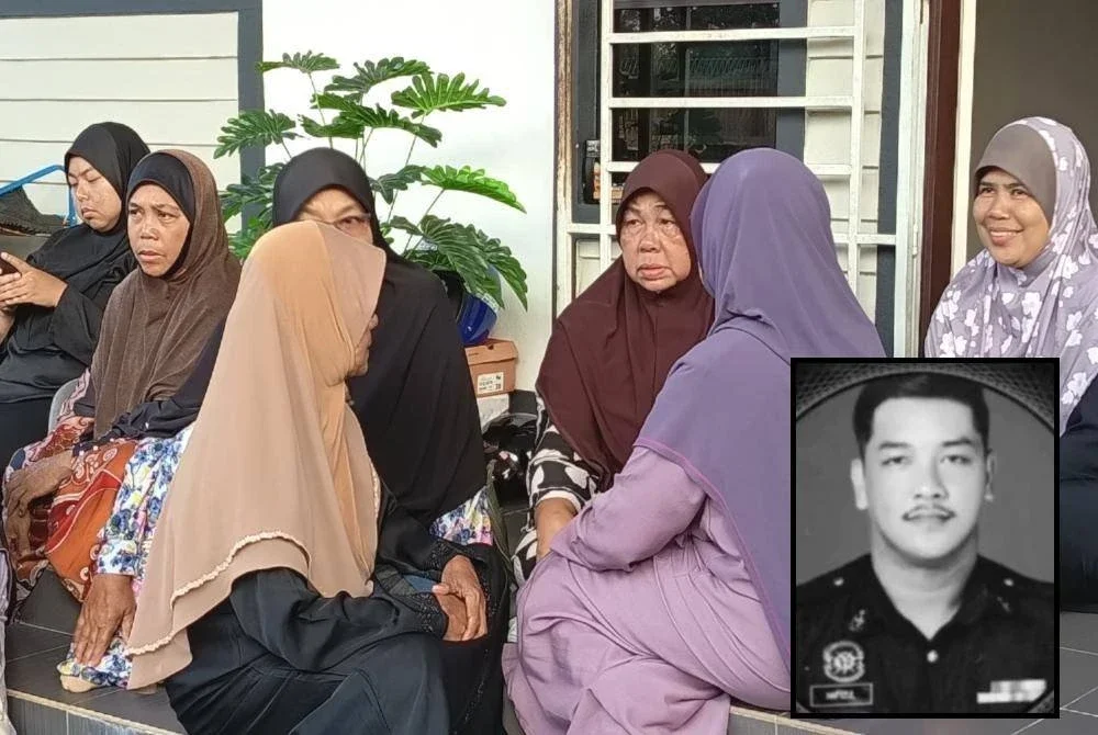 Maznah (tiga,kanan) berkata anaknya, Koperal Mohd Hafizul Izham telah menanam impian untuk menjadi anggota polis sejak kecil dan terus berazam untuk mencapai cita-cita itu. (Gambar kecil: Koperal Mohd Hafizul)