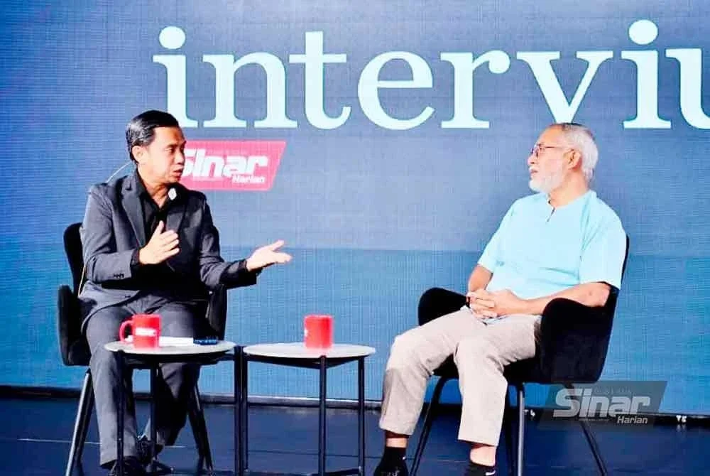 Program Interviu yang bertajuk Dari UMNO ke Bersatu: Episod baharu Khir Toyo dalam politik Malaysia yang berlangsung di Kompleks Karangkraf.