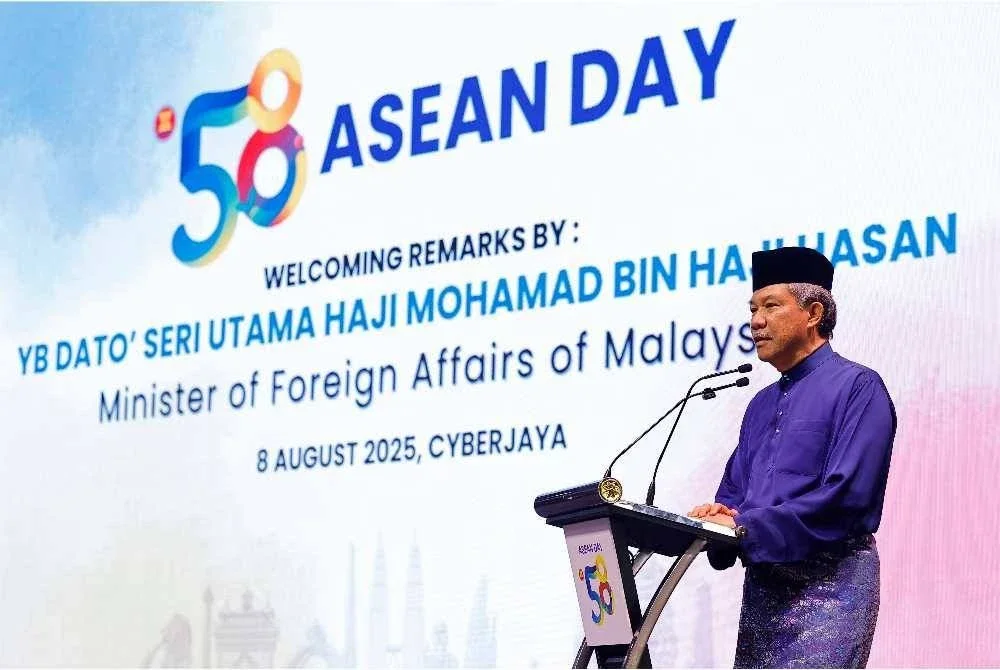 Mohamad Hasan menyampaikan ucapan pada Sambutan Hari ASEAN ke-58 di Cyberjaya pada Jumaat.