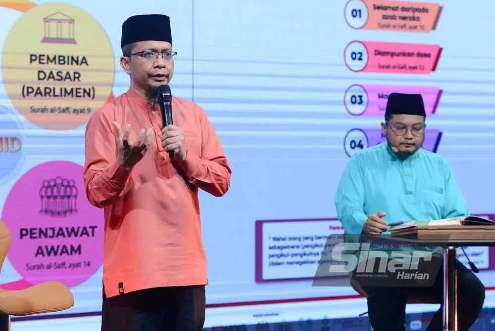 Fazrul ketika Taklimat Sinergi Media sempena Malaysia #QuranHour 2025 di Studio My #QuranTime (MQT), di sini pada Jumaat. FOTO SINAR HARIAN/ MOHD HALIM ABDUL WAHID.