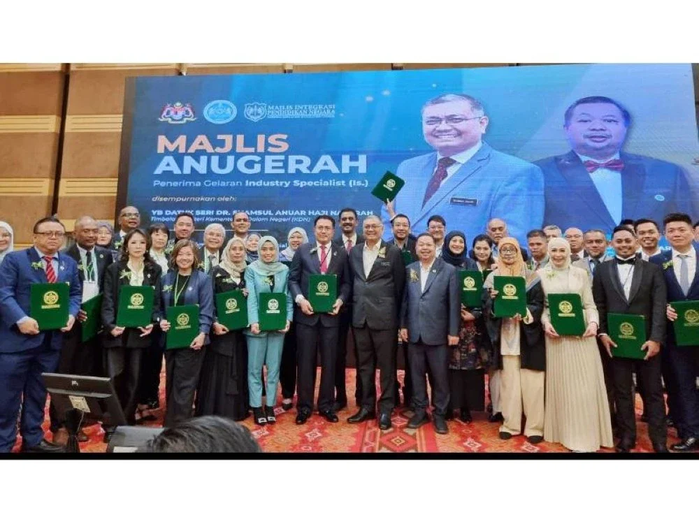 Majlis Pengiktirafan Pakar Industri (Is.) oleh Majlis Pemerkasaan Perniagaan Malaysia (MPPM) telah dirasmikan oleh Timbalan Menteri Dalam Negeri, Datuk Seri Dr. Shamsul Anuar Nasarah pada Khamis.
