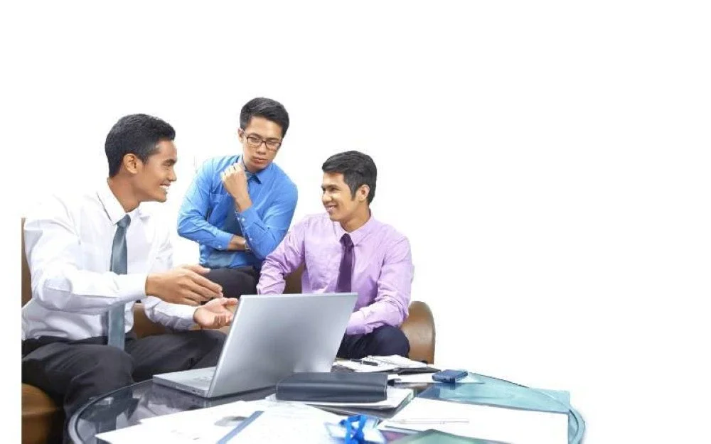 Tenaga kerja bukan sekadar sumber kerana merekalah nadi pembangunan ekonomi.