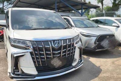 Antara kenderaan mewah yang disita JPJ dalam tempoh Januari hingga Ogos.