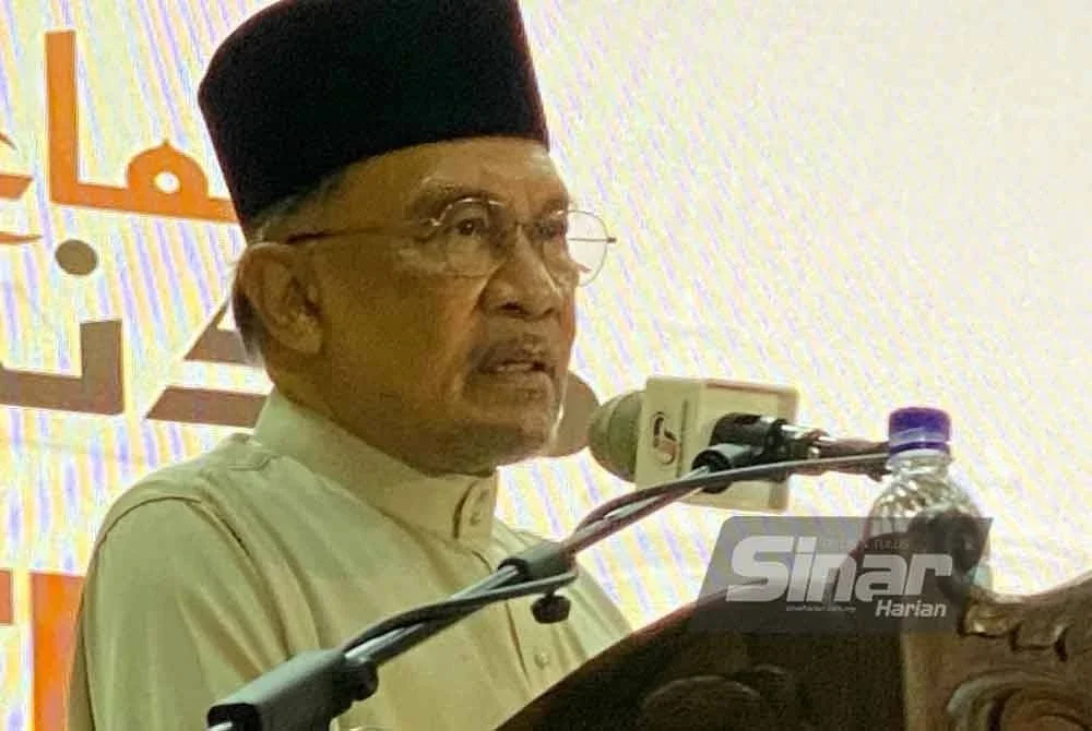 Anwar berucap pada Ijtimak Madani Ulama dan Guru Pondok Kelantan 2025 di UiTM Machang, pada Sabtu.