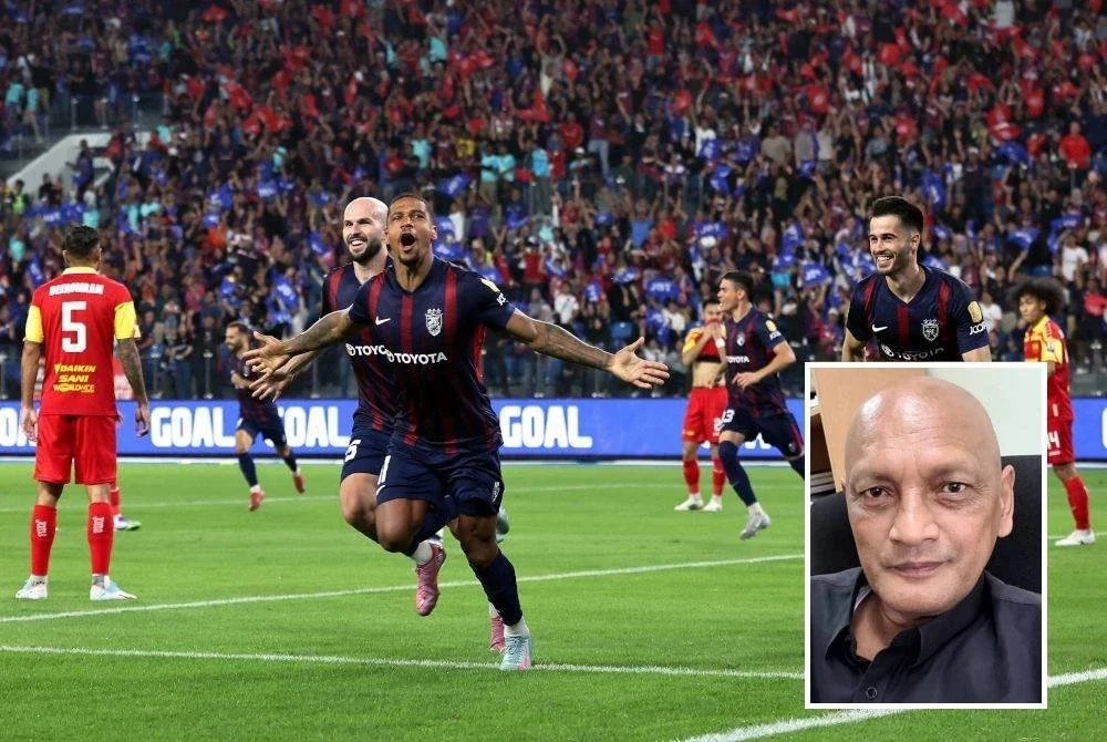 Pemain JDT Jairo Da Silva (tengah) meraikan jaringan gol pertama ketika menentang Selangor FC, pada perlawanan Sumbangsih bagi merebut Piala Sultan Haji Ahmad Shah di Stadium Sultan Ibrahim pada Jumaat. (Gambar kecil: Pekan)