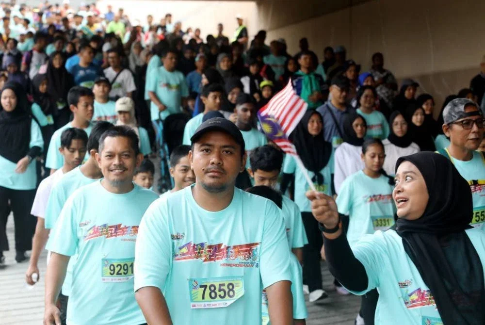 Sebahagian dari 5,000 peserta dan pengunjung yang hadir sepanjang dua hari HTKSJ berlangsung di AEON Taman Equine.
