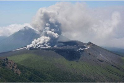 Gunung Berapi Shinmoedake di Jepun meletus kuat, menghamburkan abu setinggi 3,000 meter - Foto: Agensi