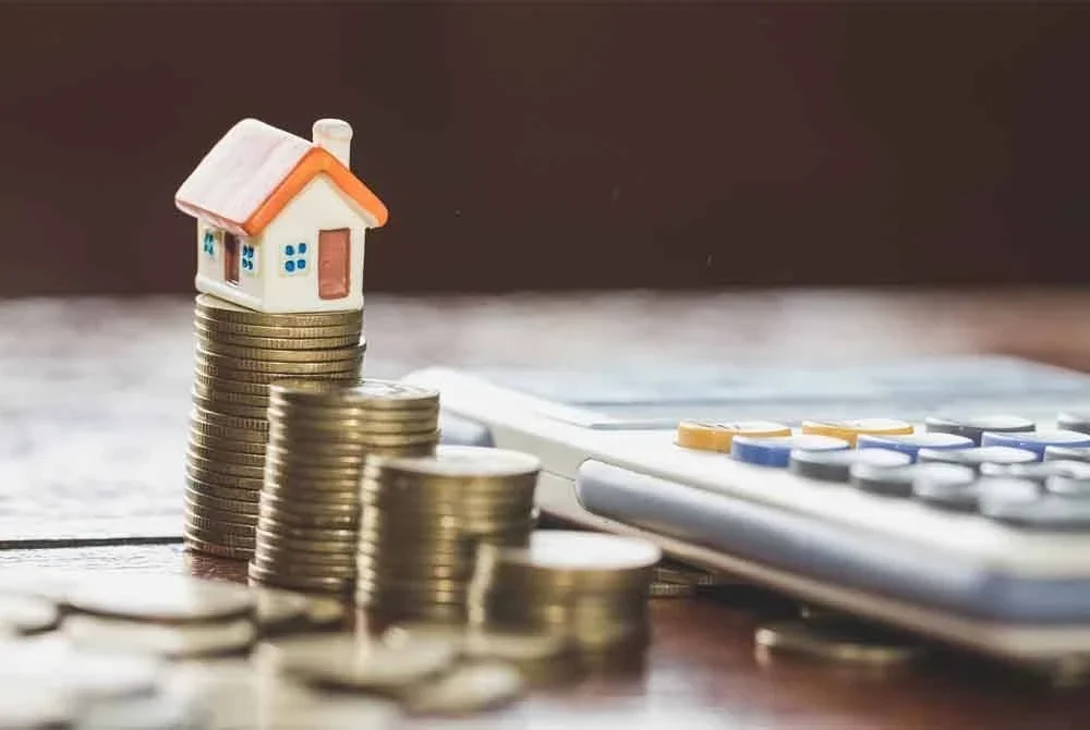 Rakyat akhirnya terjerat dengan hutang bulanan yang membebankan, seolah-olah terperangkap dalam satu bentuk scam yang sah di sisi undang-undang. Gambar hiasan.