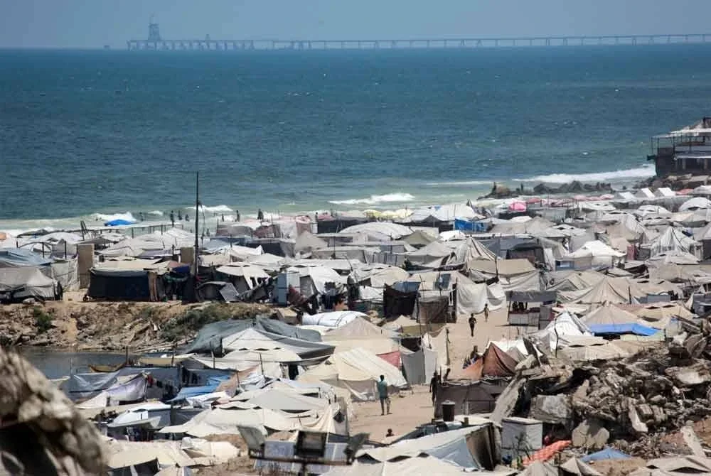 'Bandar khemah' didiami penduduk Palestin yang terpaksa berpindah-randah lebih lima kali sejak 22 bulan lalu.