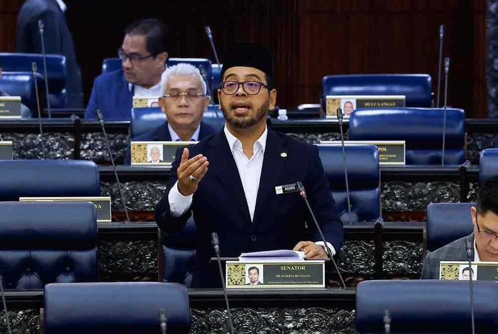 Timbalan Menteri di Jabatan Perdana Menteri (Hal Ehwal Agama) Senator Dr Zulkifli Hasan pada sesi pertanyaan-pertanyaan bagi jawab lisan ketika Mesyuarat Kedua, Penggal Keempat Parlimen ke-15 Dewan Rakyat di Bangunan Parlimen hari ini. Foto Bernama