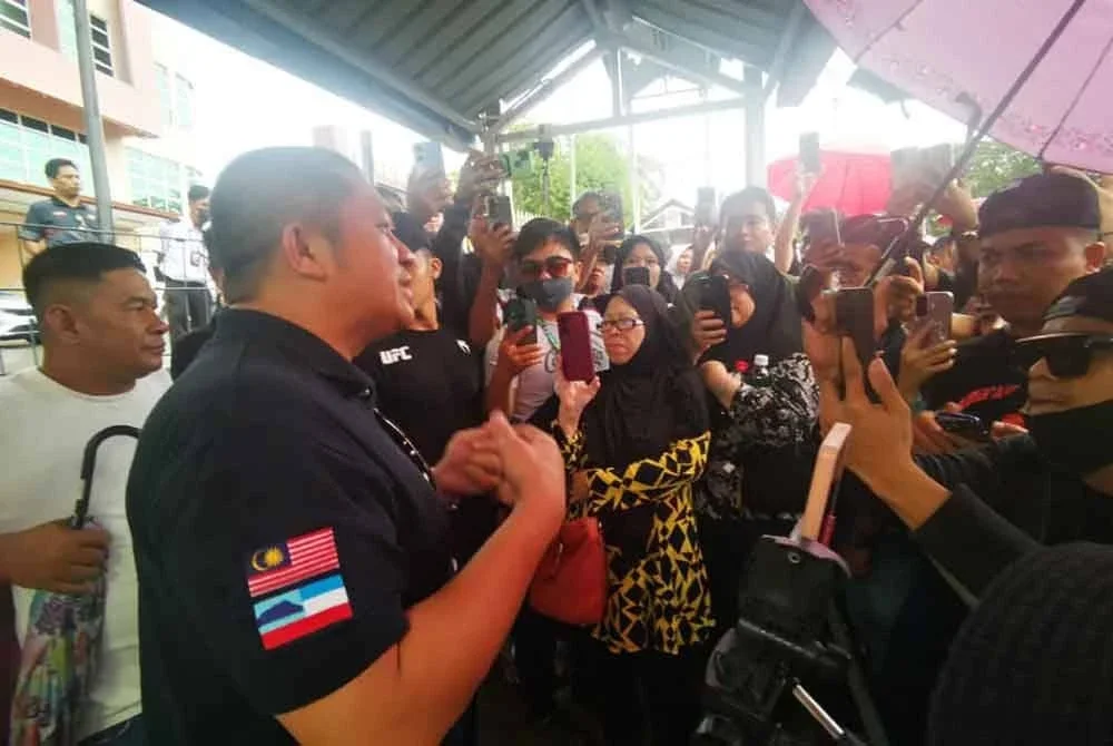 Hamid ketika memberi penjelasan kepada orang ramai berhubung kehadiran individu didakwa VVIP di bangunan Jabatan Forensik HQEI, Kota Kinabalu.