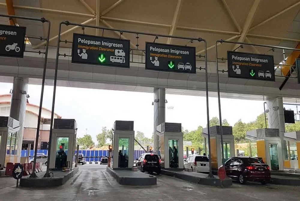 Kesemua individu terbabit ditahan di ICQS Bukit Kayu Hitam selepas disyaki bukan pelancong tulen.