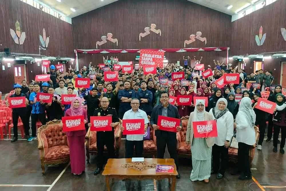Program Jelajah Antirasuah Institusi Pendidikan MARA (IPMA) yang dianjurkan dengan kerjasama Majlis Amanah Rakyat (MARA) dan Rasuah Busters di Institut Kemahiran Mara (IKM) Johor Bahru.