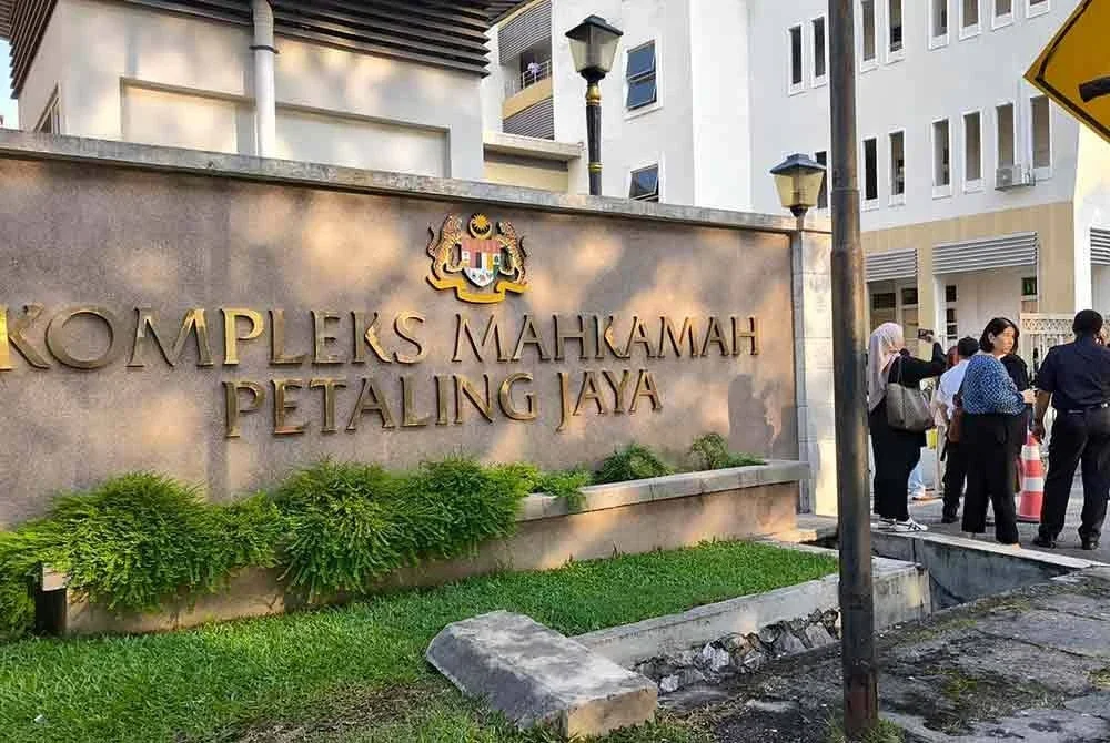 Suri rumah didenda RM1,000 oleh Mahkamah Majistret kerana memukul seorang lelaki yang memburukkan namanya di aplikasi TikTok, bulan lalu - Gambar hiasan