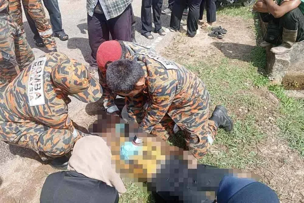 Seorang remaja lelaki berusia 13 tahun ditemui lemas di dalam parit berhampiran Dewan Orang Ramai Parit Senah, Parit Yaani Tengah, Yong Peng pada pagi Selasa. - Foto JBPM Johor