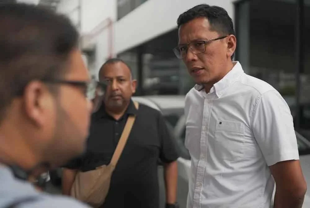 Shahrol tampil sebagai orang tengah menyelesaikan kemelut saman fitnah antara Awesome TV dan tiga artis.