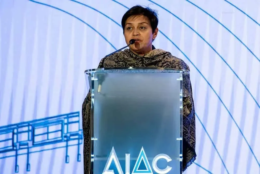 Menteri di Jabatan Perdana Menteri (Undang-Undang dan Reformasi Institusi), Datuk Seri Azalina Othman Said menyampaikan ucapan pada Majlis Pra-Peluncuran Pelan Tindakan Nasional Mengenai Perniagaan dan Hak Asasi Manusia Malaysia 2025-2030 di Asian International Arbitration Centre hari ini. Foto Bernama