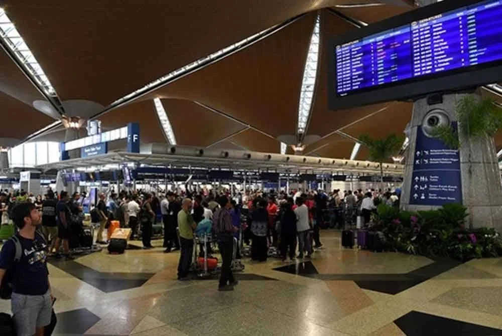 Di sebalik jutaan pelancong asing yang mendarat setiap tahun di KLIA, pintu masuk utama negara itu juga tidak pernah sunyi daripada isu penyeludupan. Gambar hiasan