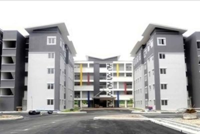 Mayat bayi lelaki ditemukan berbalut dengan kain lampin berdarah berhampiran pondok dekat kawasan taman permainan PPR Gua Musang pada Selesa. Foto Hiasan