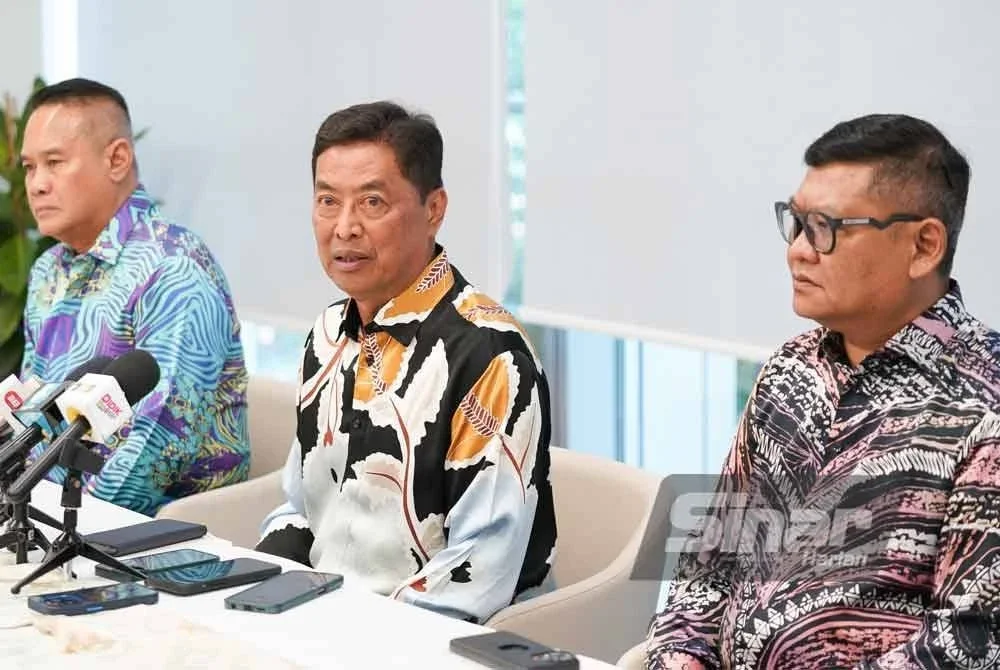 Azam (tengah) dalam sidang akhbar Program Persidangan Meja Bulat Ketua Pesuruhjaya SPRM di Kuala Lumpur pada Khamis. Foto: Rosli Talib