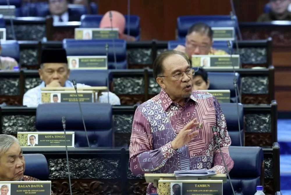 Perdana Menteri, Datuk Seri Anwar Ibrahim ketika sesi Waktu Pertanyaan-Pertanyaan Menteri sempena Mesyuarat Kedua, Penggal Keempat Parlimen ke-15 Persidangan Dewan Rakyat di Bangunan Parlimen hari ini. Foto Bernama