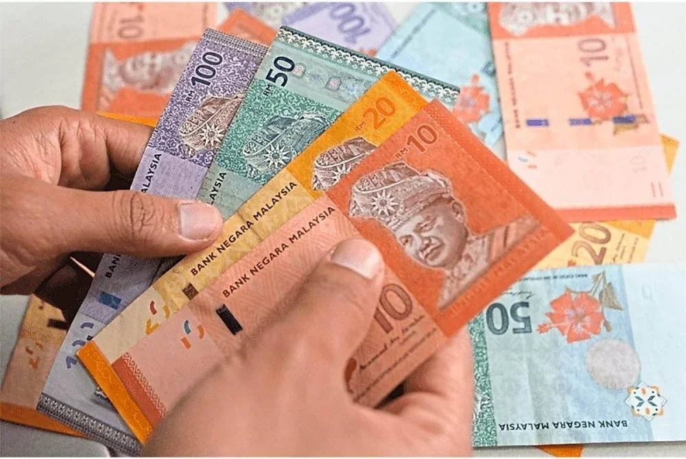 Mata wang tempatan mengukuh kepada 4.1865 setakat jam 9.59 pagi selepas dibuka pada paras 4.2045/2160 hari ini berbanding 4.2040/2085 ketika ditutup pada Rabu. Foto hiasan