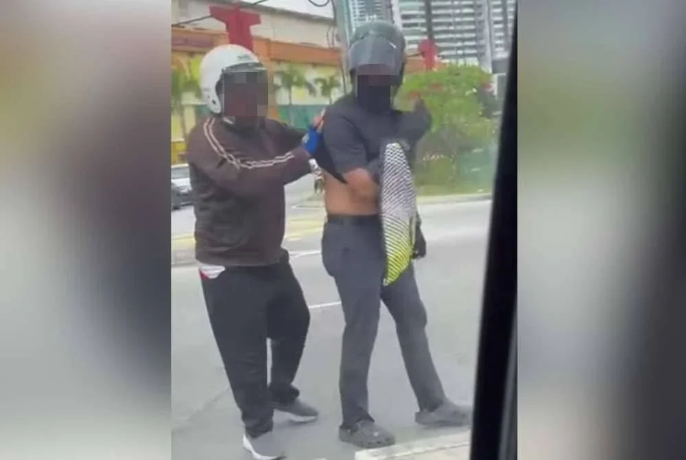 alah seorang penunggang motosikal yang dipercayai cedera selepas diserang suspek di Bandar Kajang pada Rabu.