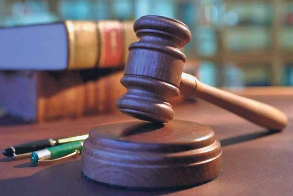 Tertuduh mengaku tidak bersalah di Mahkamah Sesyen pada Khamis. Foto hiasan