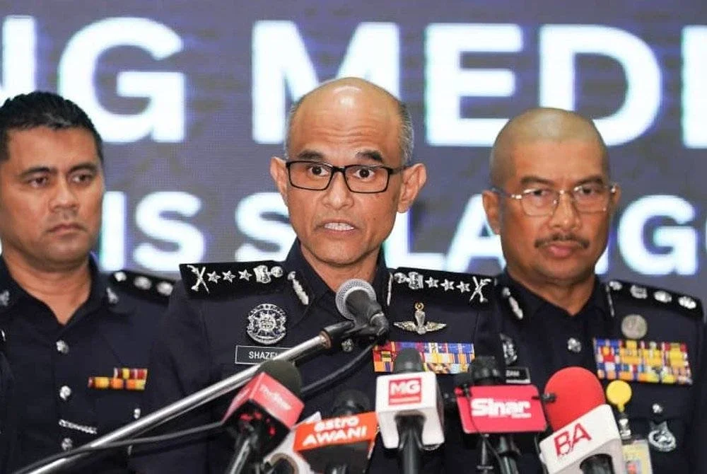 Shazeli (tengah) dalam sidang akhbar di Ibu Pejabat Polis Kontinjen Selangor pada Khamis. Foto: Rosli Talib