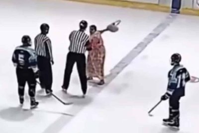 Seorang wanita di Republik Czech turun gelanggang hoki ais akibat tidak puas hati kepada pengadil. - Agensi