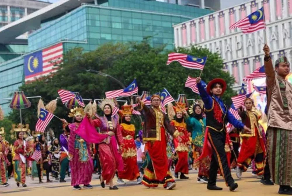 Memartabatkan kebudayaan bukan sekadar tuntutan moral tetapi rukun dalam membina negara bangsa yang adil dan berperikemanusiaan.