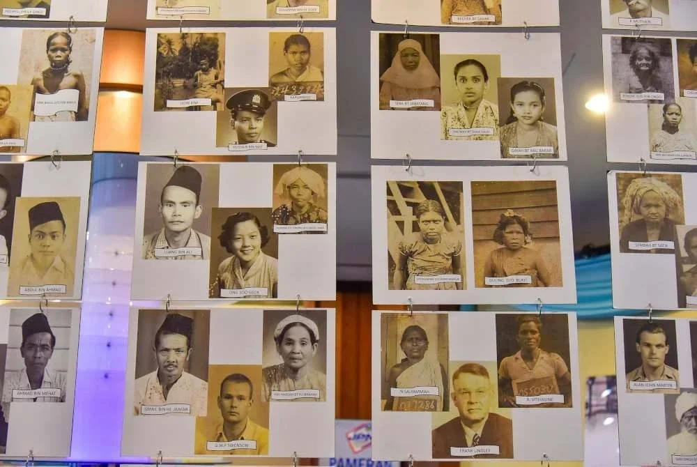 Mengulas evolusi MyKad dalam tempoh lebih dua dekad usianya, Ketua Pengarah Pendaftaran Negara Badrul Hisham Alias berkata, setakat ini empat versi telah diperkenalkan dengan yang terakhir pada pada 2012. - Foto Bernama