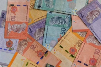 Ringgit diniagakan lebih tinggi berbanding mata wang serantau.