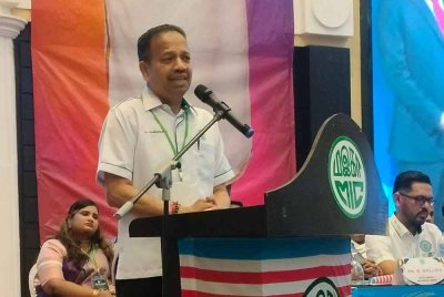 Vigneswaran ketika Konvensyen Perwakilan MIC Negeri Johor yang ke-79 di Desaru pada Sabtu.