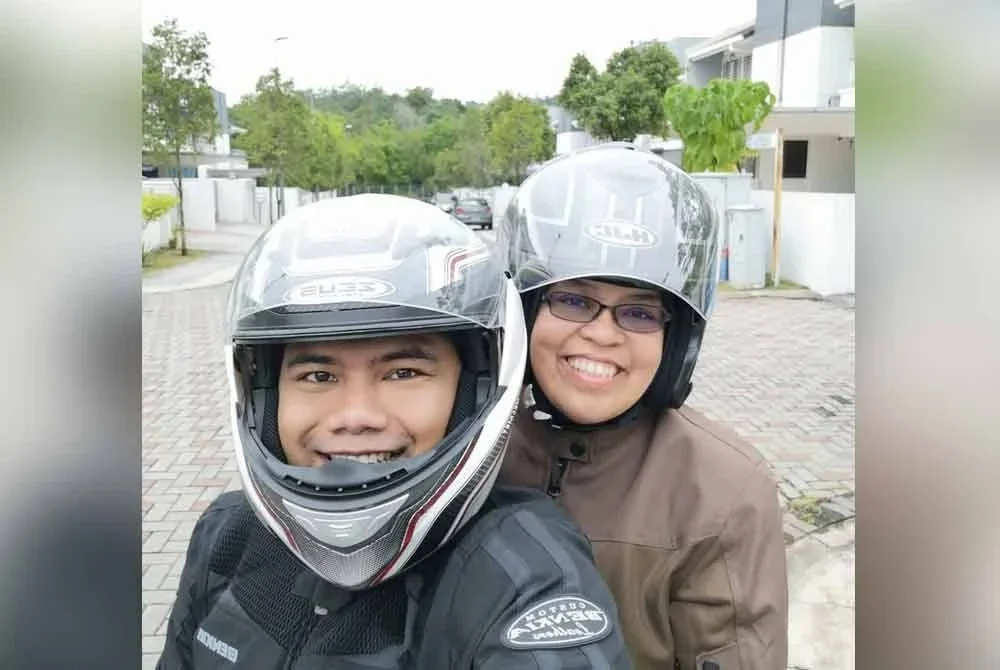 Aril turut membawa Dr Zahida menyertai aktiviti menunggang motosikal.
