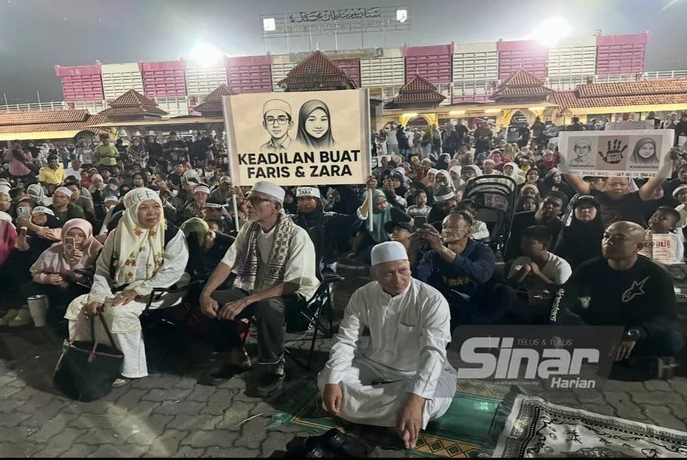 Orang ramai yang hadir bersama-sama keluarga Wan Ahmad Faris bagi menyatakan solidariti bagi menuntut keadilan terhadap Allahyarham. Foto Sinar Harian ADILA SHARINNI WAHID 