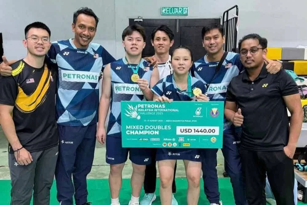 Zhi Yang-Nicole ungguli beregu campuran Kejuaraan Cabaran Antarabangsa Petronas 2025. Foto BAM